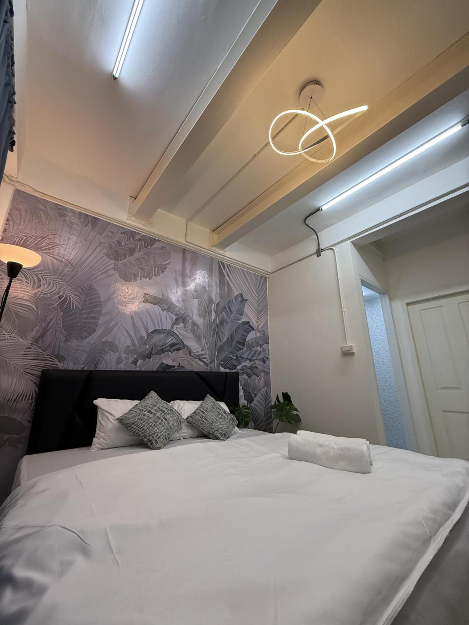 Twenty Two Place Sukhumvit 22 Бангкок Экстерьер фото